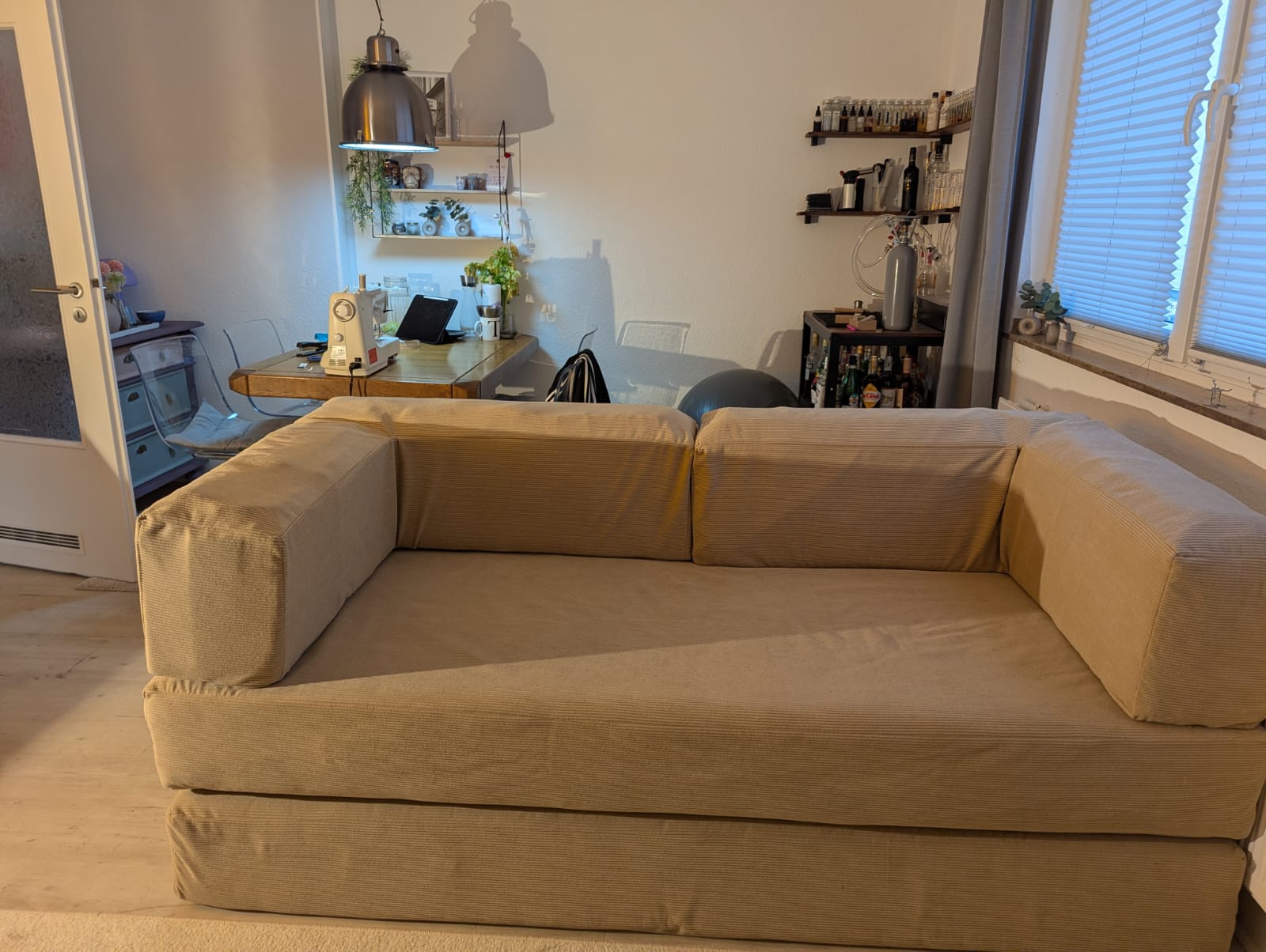 Standardkonfiguration des Sofas im Alltagsbetrieb.